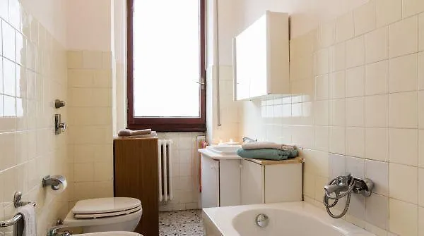 Apartment B&B Bayres House Milan