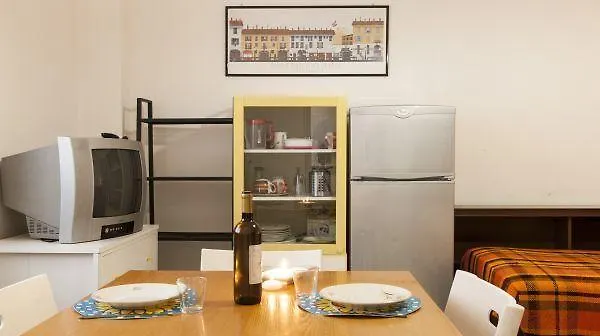 Apartment B&B Bayres House Milan